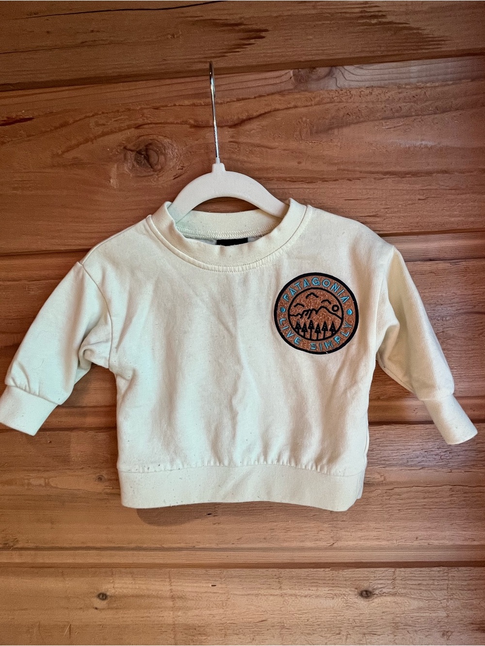 PATAGONIA - Baby Creamy Butter Yellow Crewneck Sweatshirt w Mountain Badge 6mo